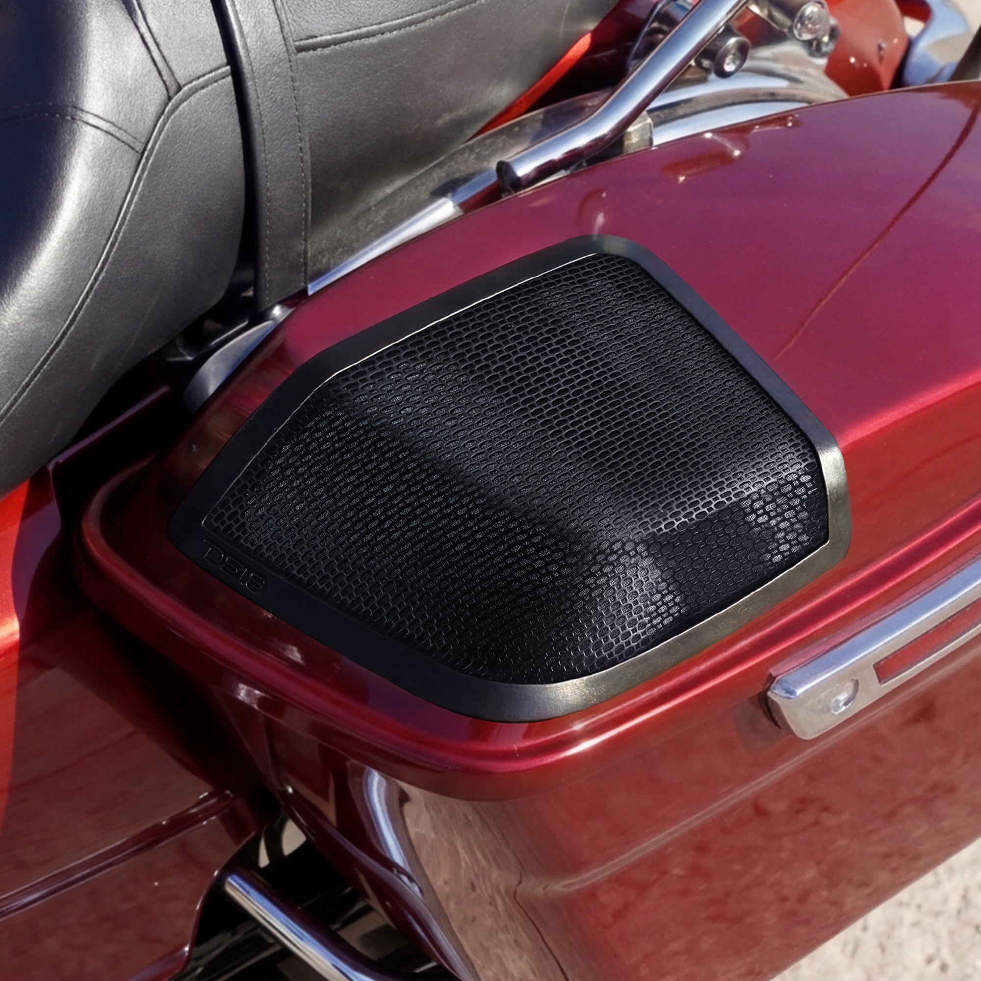 DS18 RY-HD69SBU.1423 Harley-Davidson Saddlebag Speaker Lid Conversion Kit for models 2014-2023