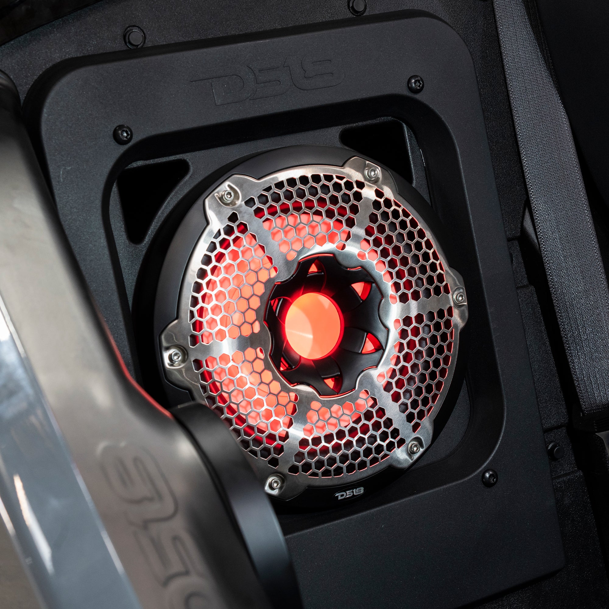 DS18 SLG-RSUB10 Polaris Slingshot Rear 10" Subwoofer Empty Enclosure - Fits Either Passenger or Driver Side | 2015 - Current