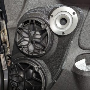 8", 6.5" + 3.5" Front Door Speaker Pods – 2007–2009 GM Fullsize Pickups • 2007–2009 GM Fullsize SUVs – Upper Handle