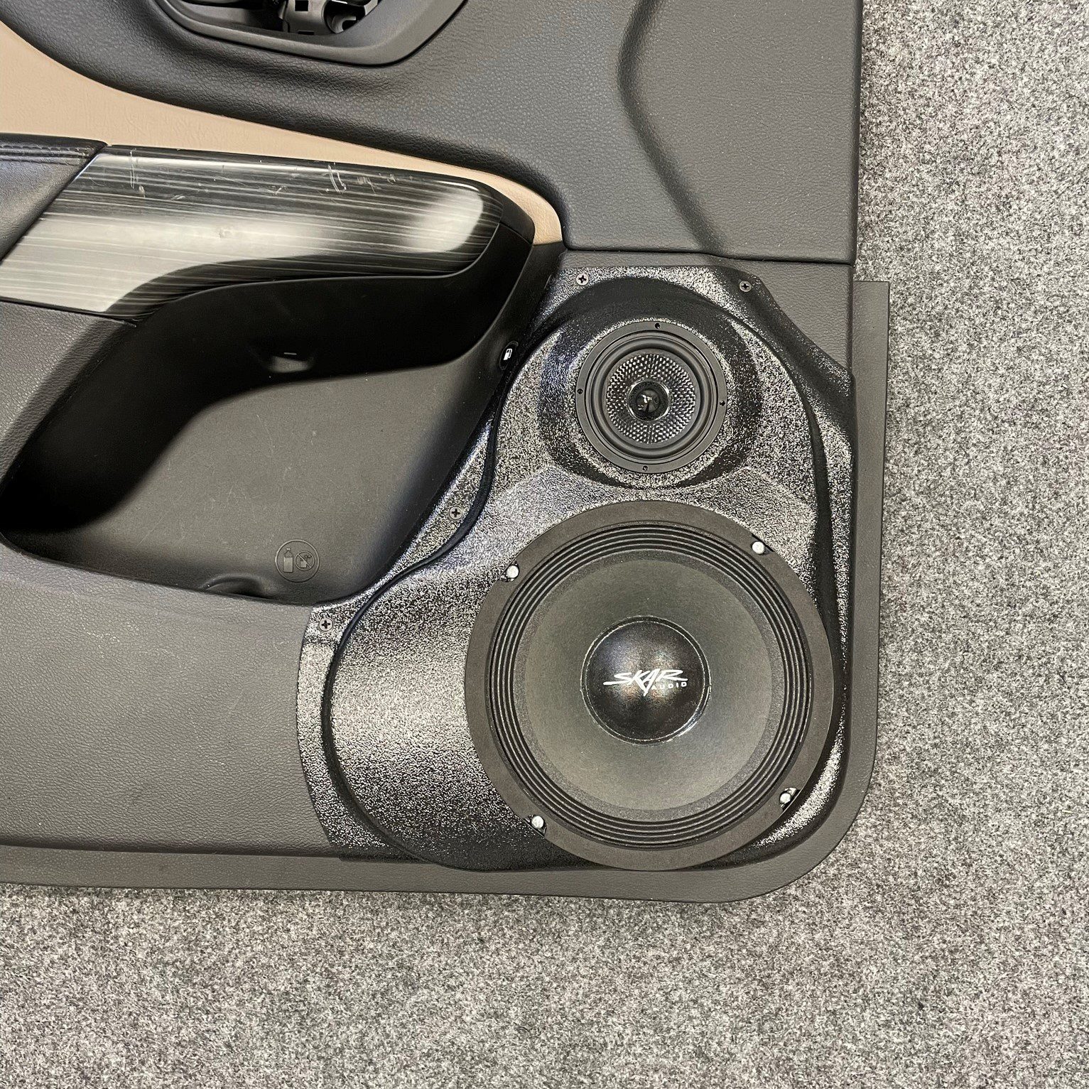 8" + 3.5" Front Door Speaker Pods – 2014–2023 Jeep Cherokee
