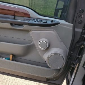 6.5" Front Door Speaker Pods – 1999–2007 Ford Excursion & F-250 & F-350