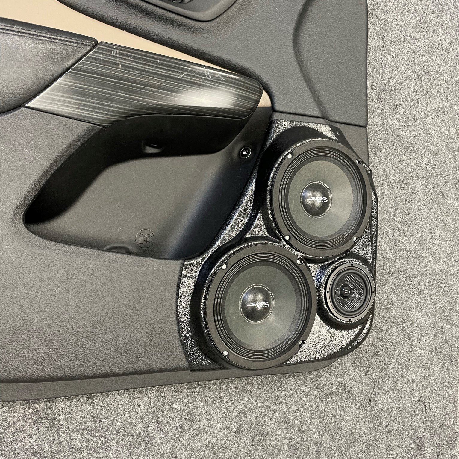 Dual 6.5" + 3.5" Front Door Speaker Pods – 2014–2023 Jeep Cherokee - Image 4
