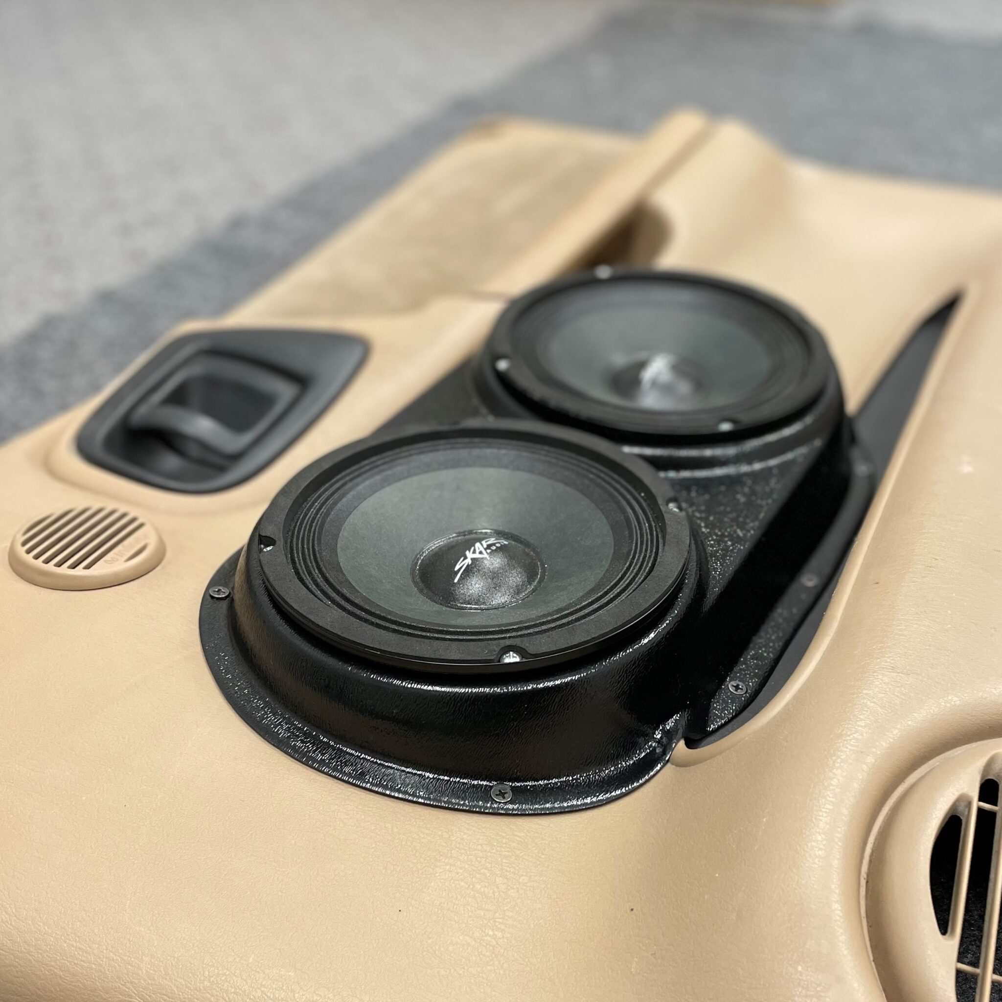Dual 6.5" Front Door Speaker Pods – 1998–2000 Dodge Dakota & Durango - Image 3